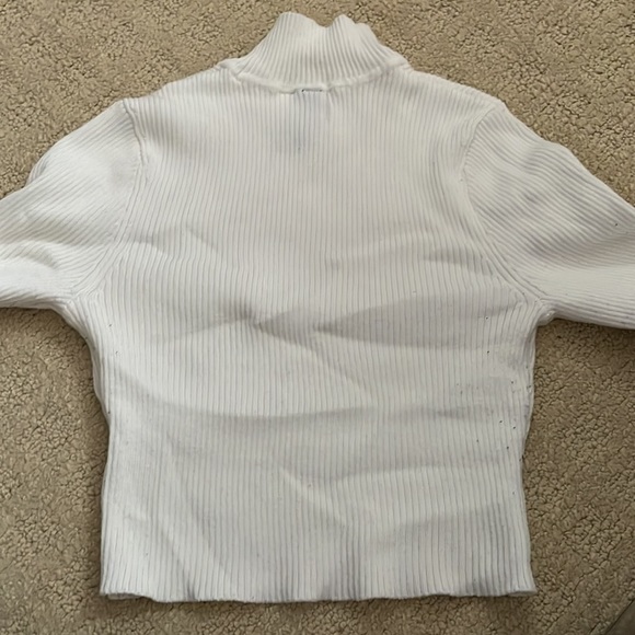H &M White/Cream Knitted Cropped Mock Neck Sweater - Picture 2 of 4